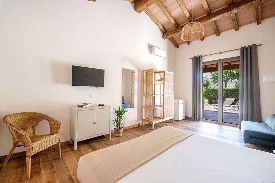 Agriturismo La Sassicaia Кастильоне дела Пеская Екстериор снимка